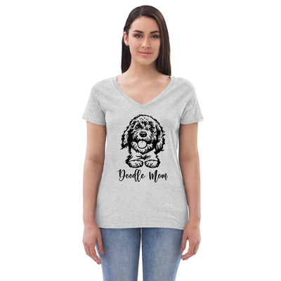 Doodle Mom Women’s recycled V-neck T-shirt