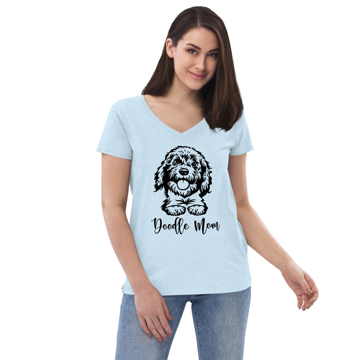 Doodle Mom Women’s recycled V-neck T-shirt