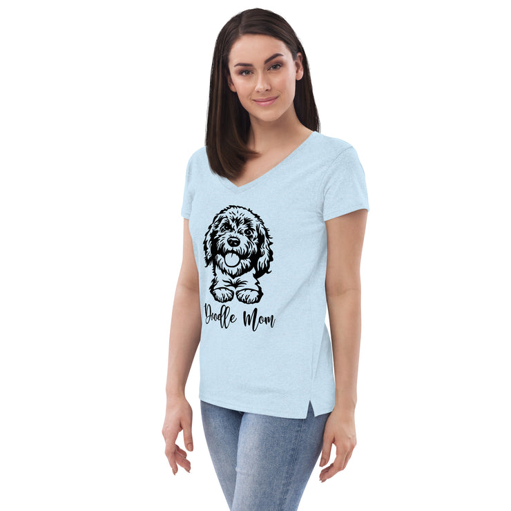 Doodle Mom Women’s recycled V-neck T-shirt